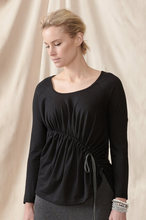 Long sleeved fitted top in hemp organic cotton with front gathers and a tie detail