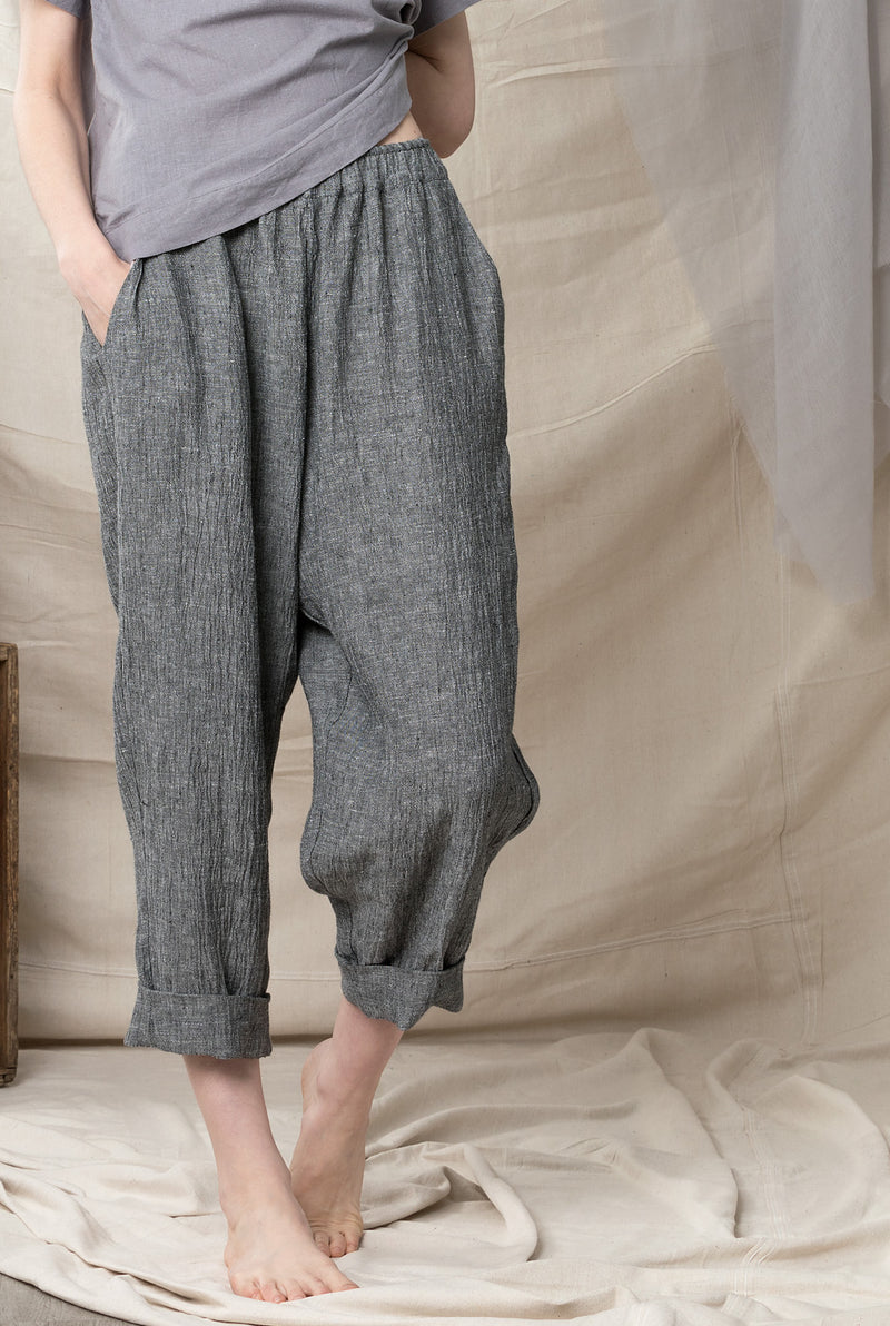 Comfortable loose cut linen pants with pockets